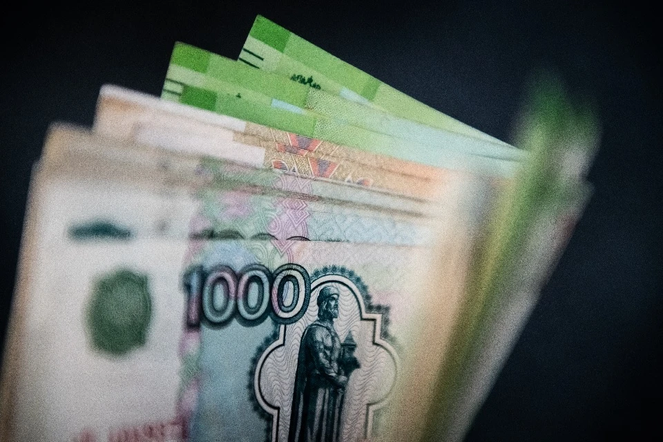 700 рублей россии в долларах